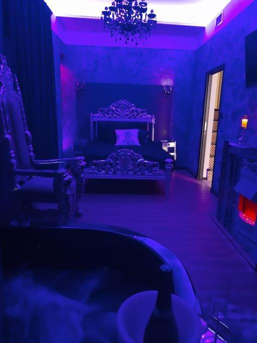 Nuit Romantique - Jacuzzi - Beziers - Romance Royale エクステリア 写真