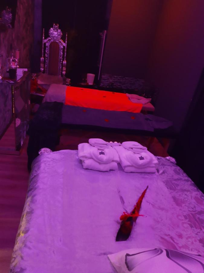 Nuit Romantique - Jacuzzi - Beziers - Romance Royale エクステリア 写真