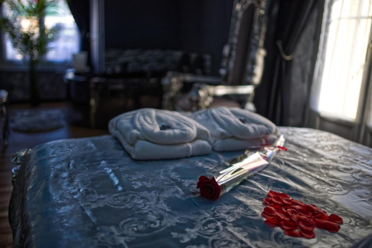 Nuit Romantique - Jacuzzi - Beziers - Romance Royale エクステリア 写真